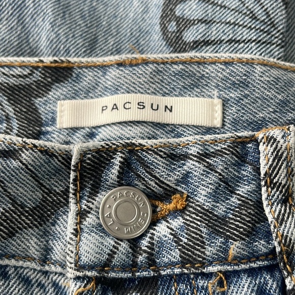 Pacsun - high rise straight medium wash with butterfly print - button fly - 25 - Picture 3 of 6
